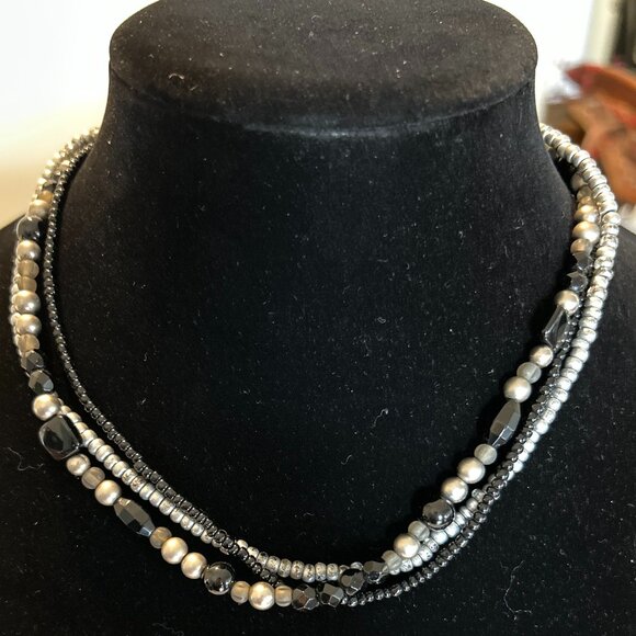 Vintage Premier Designs 3 Strand Black & Silver Glass Bead Necklace - Picture 8 of 8